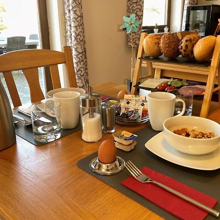 Weingut H. Gindorf Bed and Breakfast Lieser Buitenkant foto