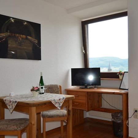 Weingut H. Gindorf Bed and Breakfast Lieser Buitenkant foto