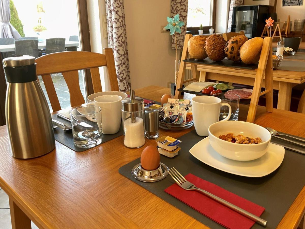 Weingut H. Gindorf Bed and Breakfast Lieser Buitenkant foto