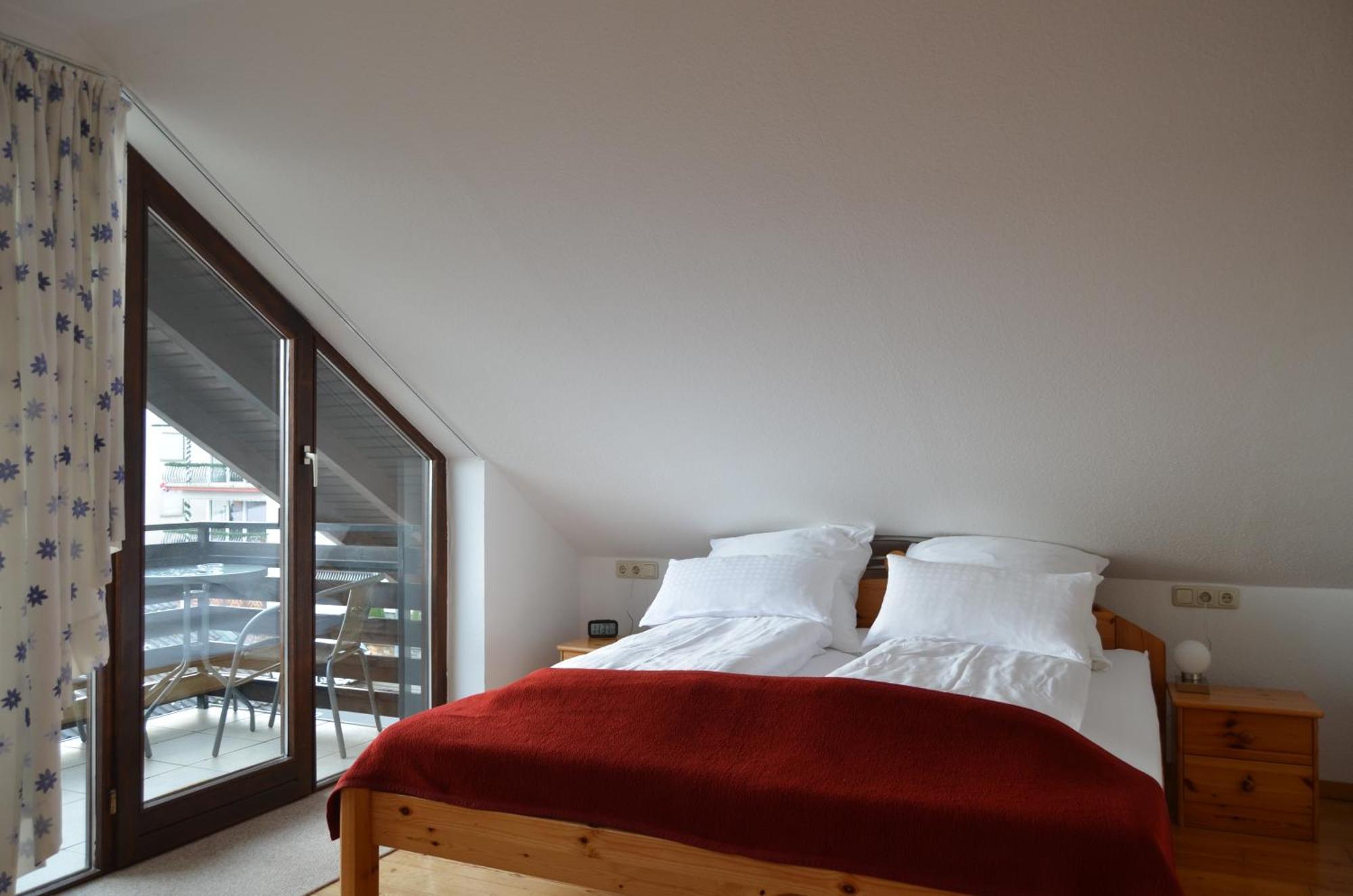 Weingut H. Gindorf Bed and Breakfast Lieser Buitenkant foto
