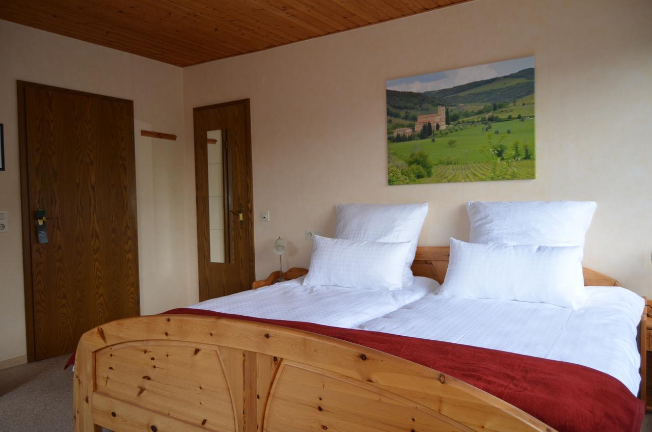 Weingut H. Gindorf Bed and Breakfast Lieser Buitenkant foto