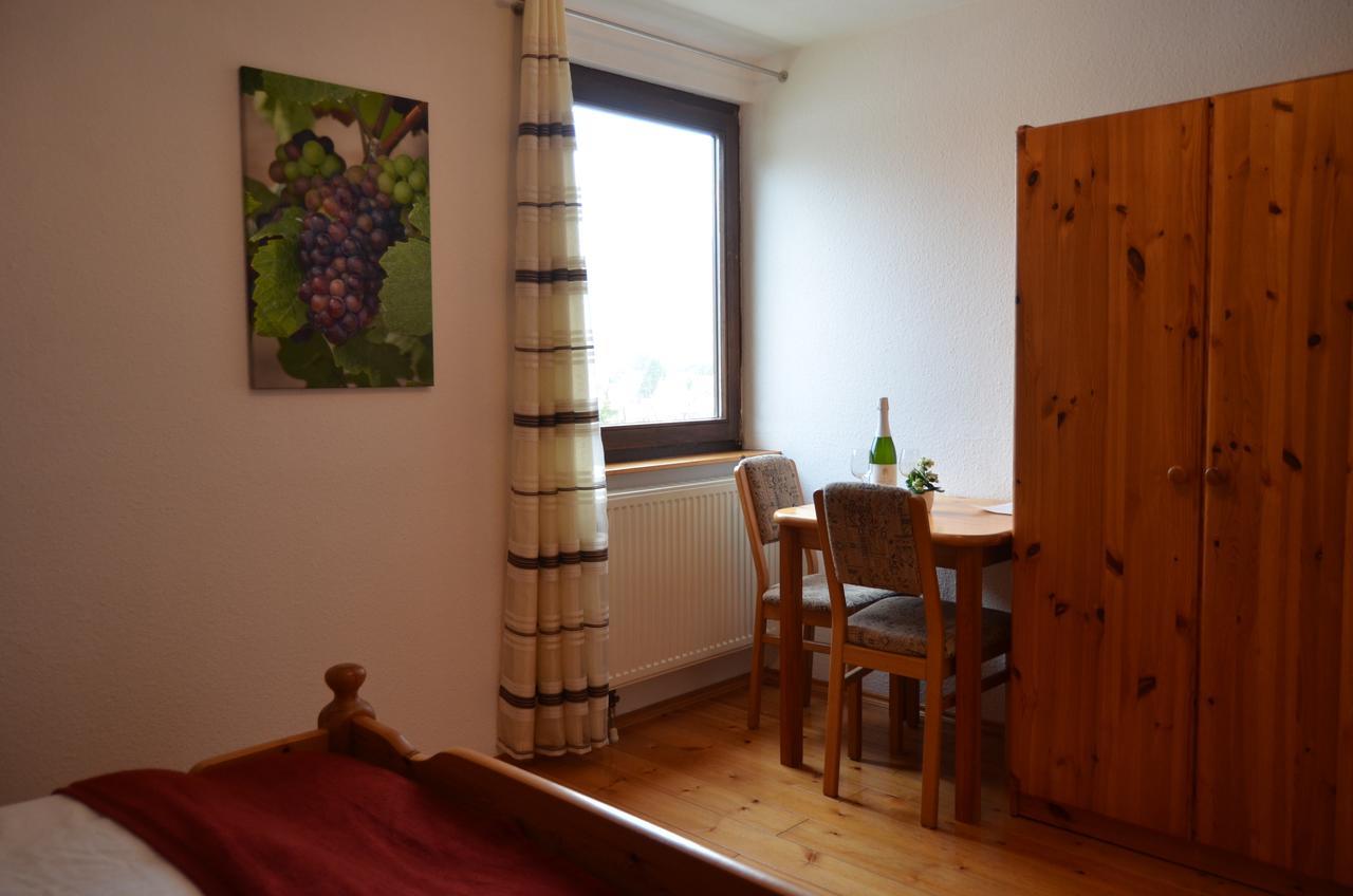 Weingut H. Gindorf Bed and Breakfast Lieser Buitenkant foto