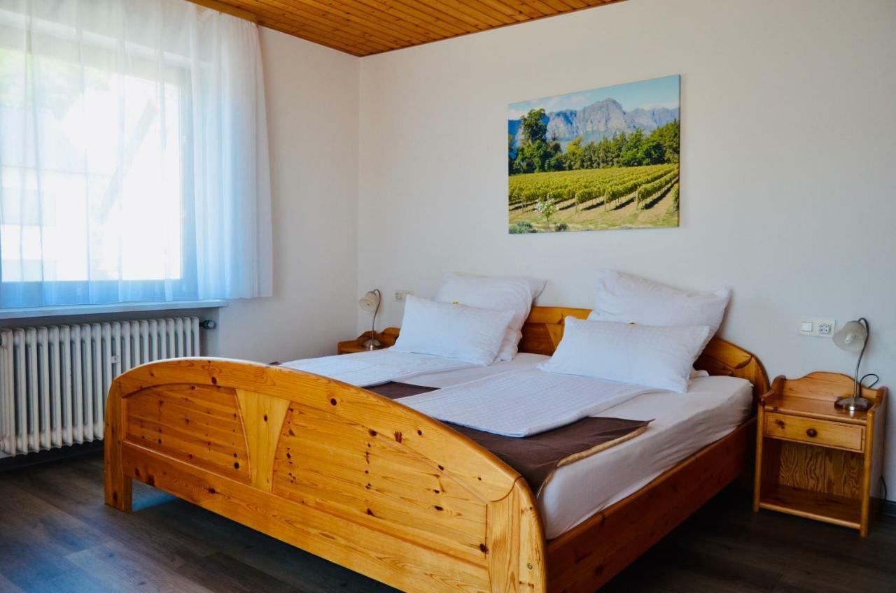 Weingut H. Gindorf Bed and Breakfast Lieser Buitenkant foto